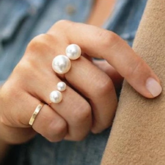 🔴5/$15🔴CLEARANCE Two Pearl Gold Simple Ring NEW - Picture 8 of 15